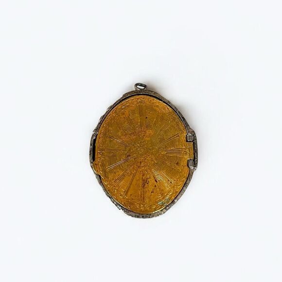 Vintage Cameo Locket Pendant - Picture 5 of 6